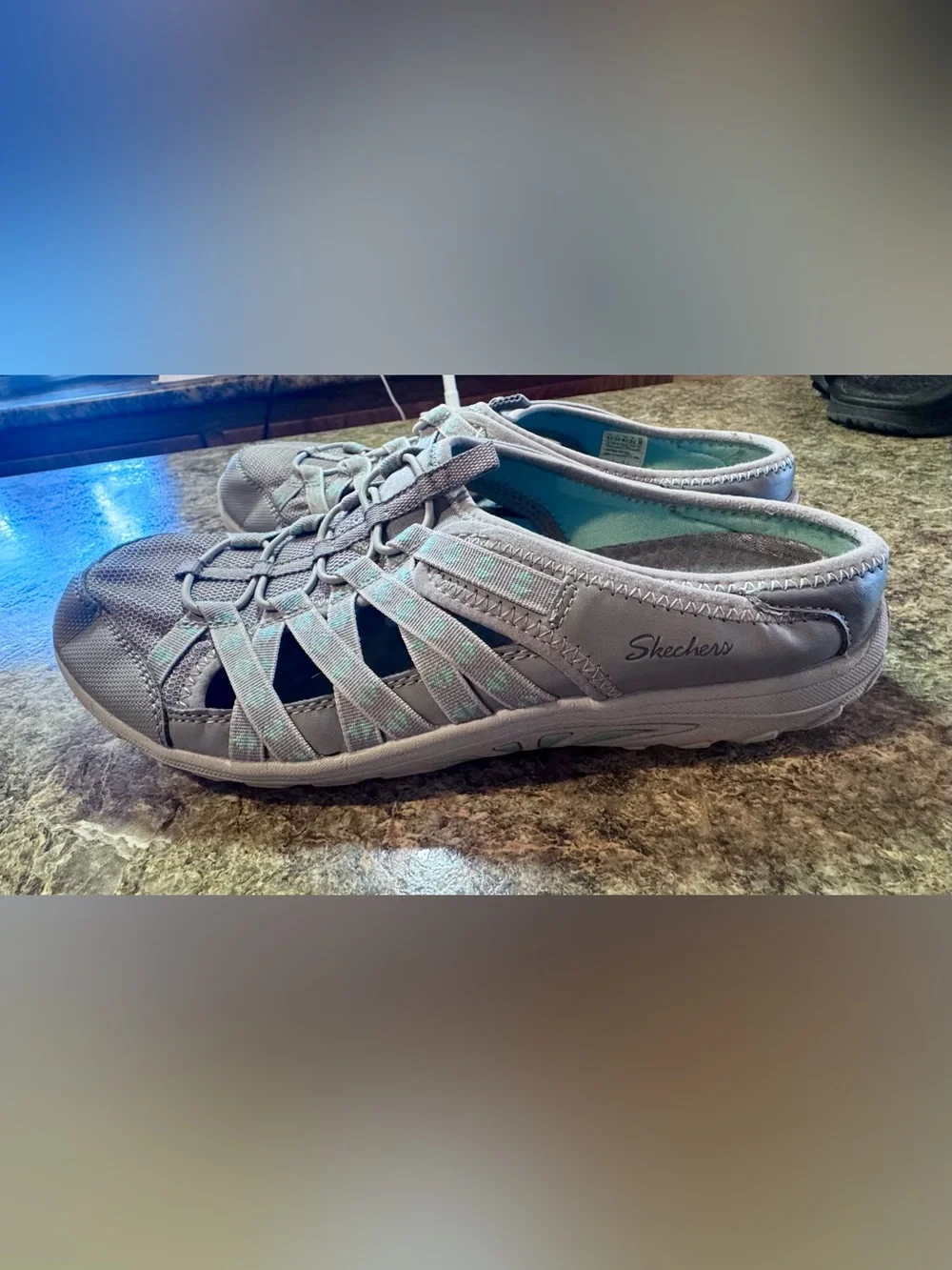 Women’s Skechers Reggae Fest Dory Slip On Walking Shoes - Size 8.5